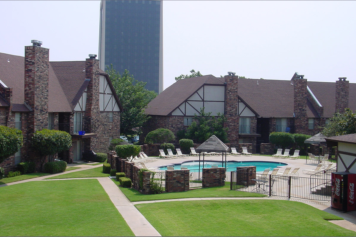 Warwick West Apartments in Oklahoma City, OK