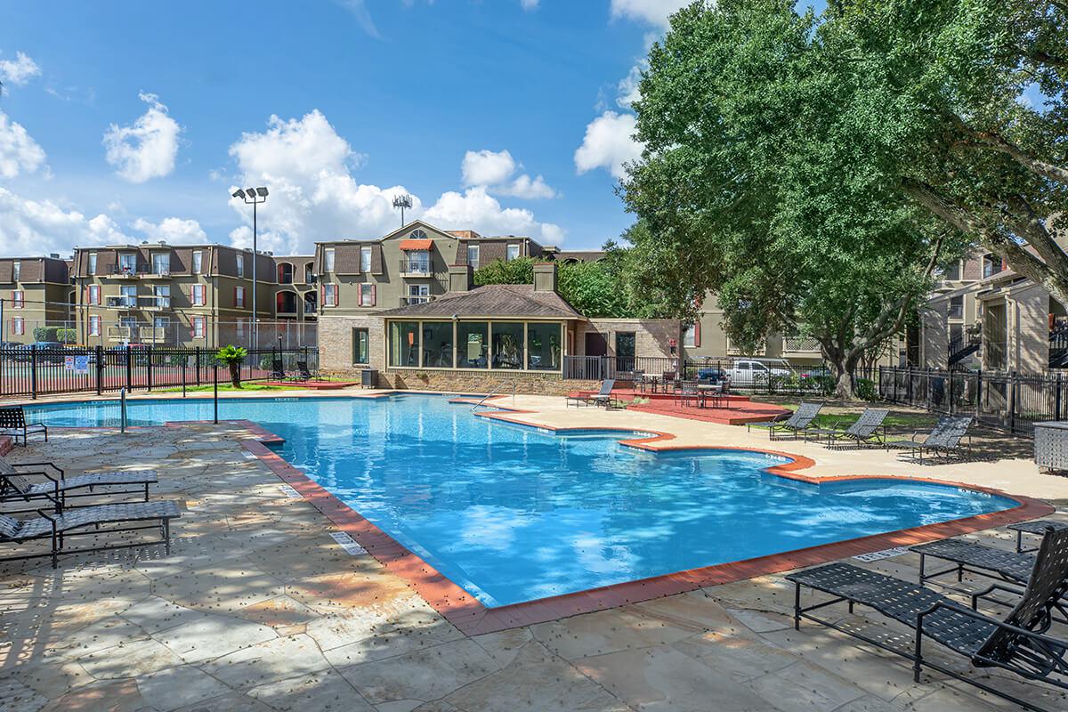 Woodlake Townhomes Apartment Living in Houston, TX
