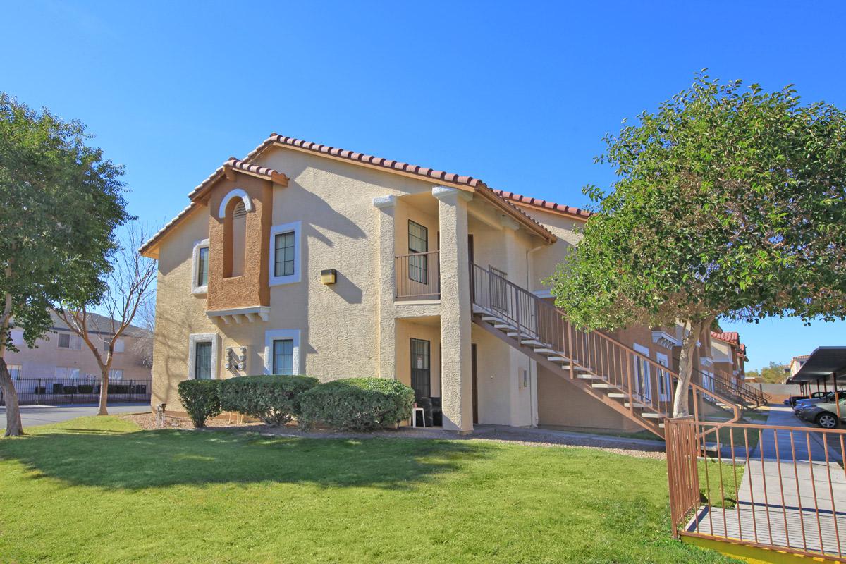 LAS VEGAS LIVING AT TOSCANA APARTMENT HOMES