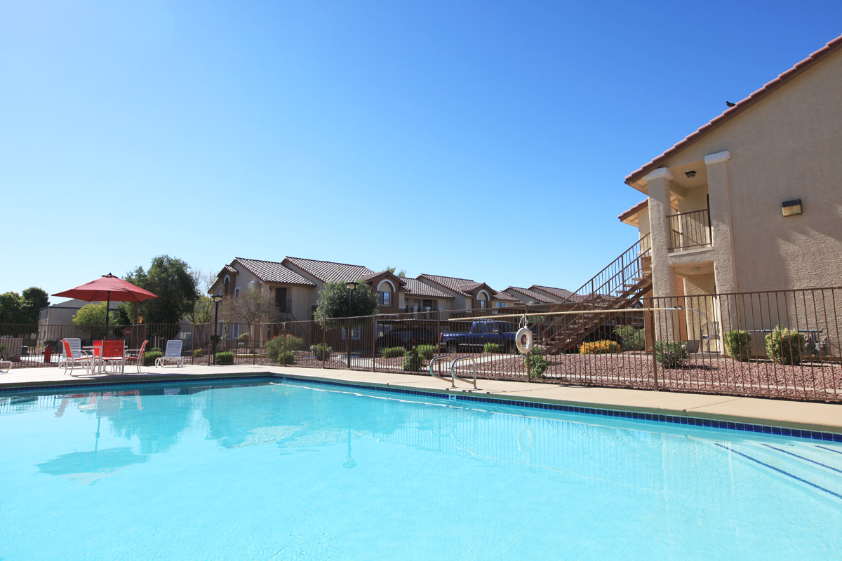 SWIMMING POOL AT TOSCANA APARTMENT HOMES IN LAS VEGAS