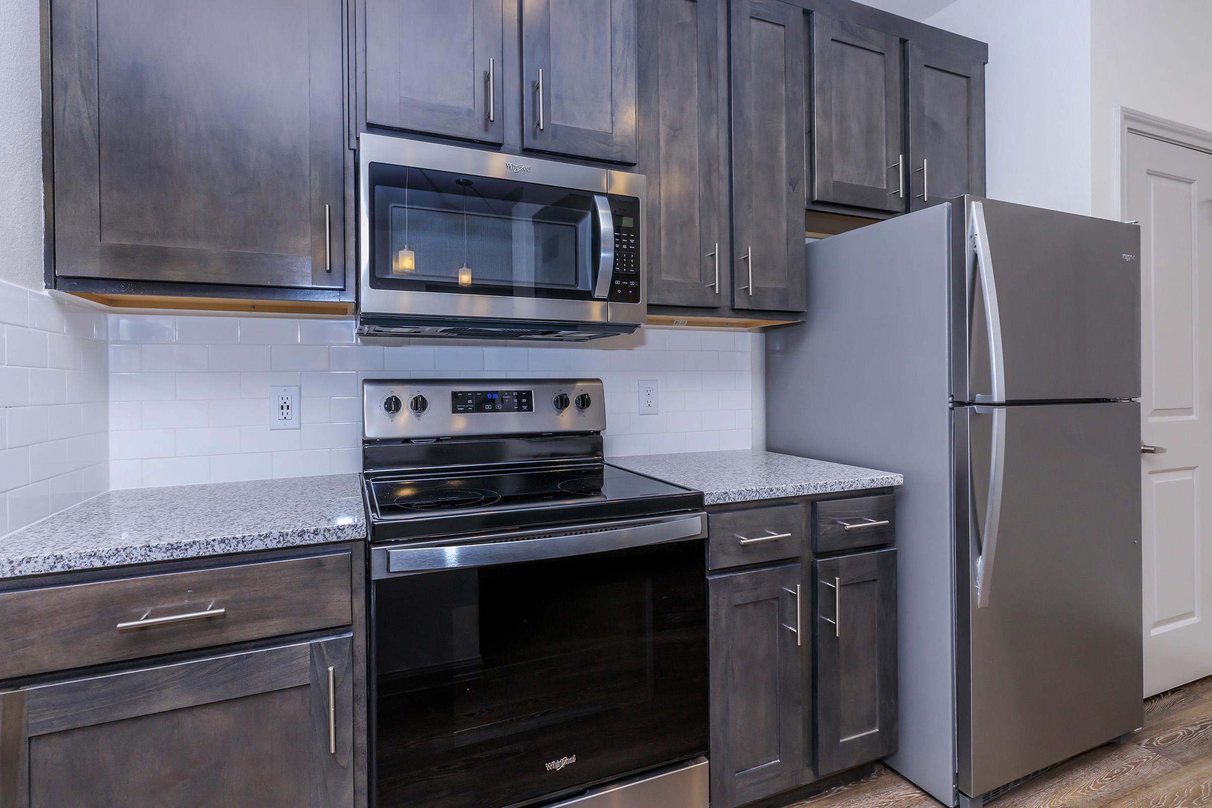 STAINLESS STEEL APPLIANCE PACKAGE