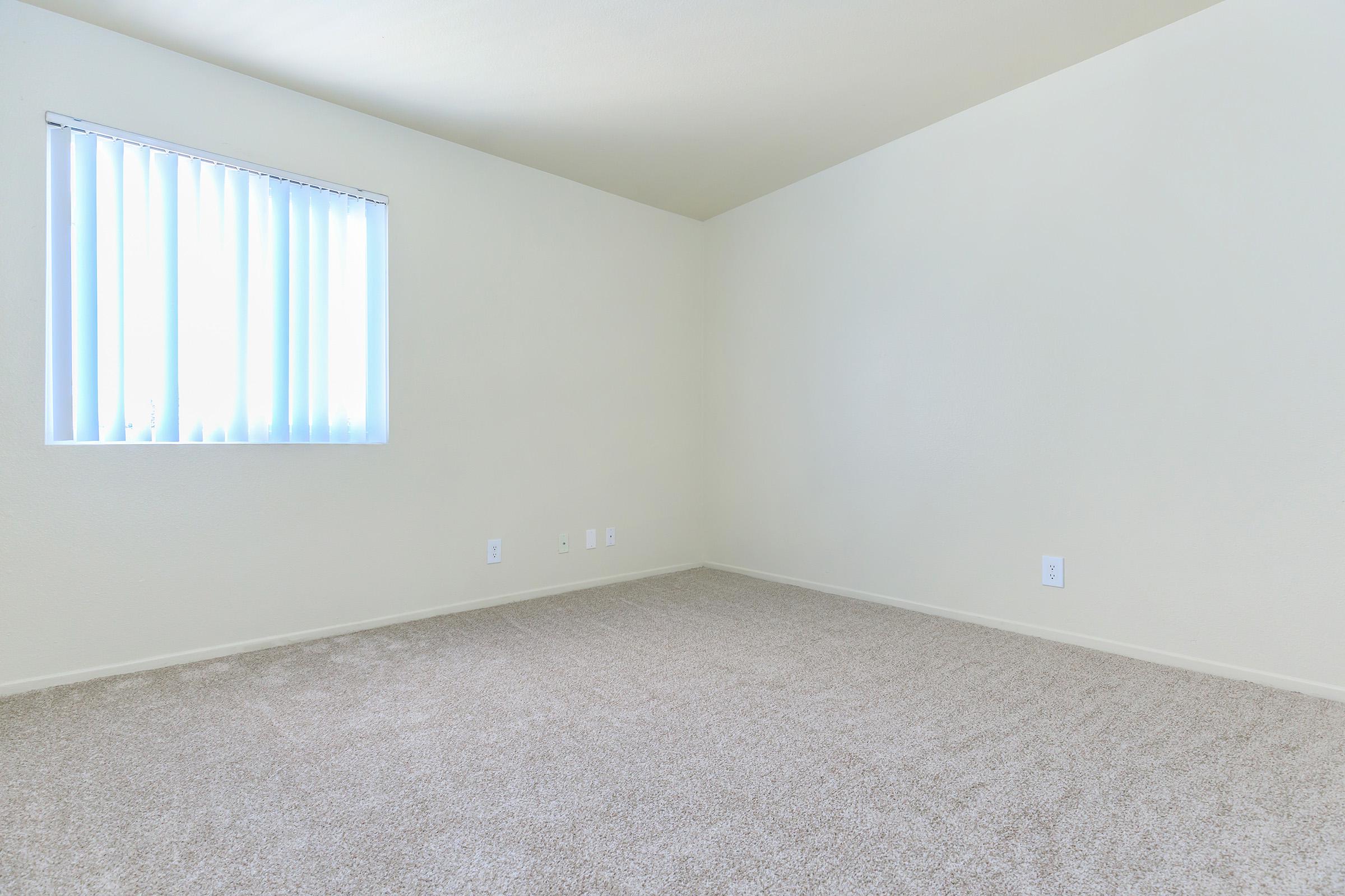 Bedroom with carpet