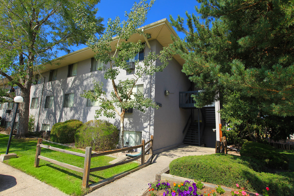 Aspen Bluff Apartments for Rent in Colorado Springs, CO