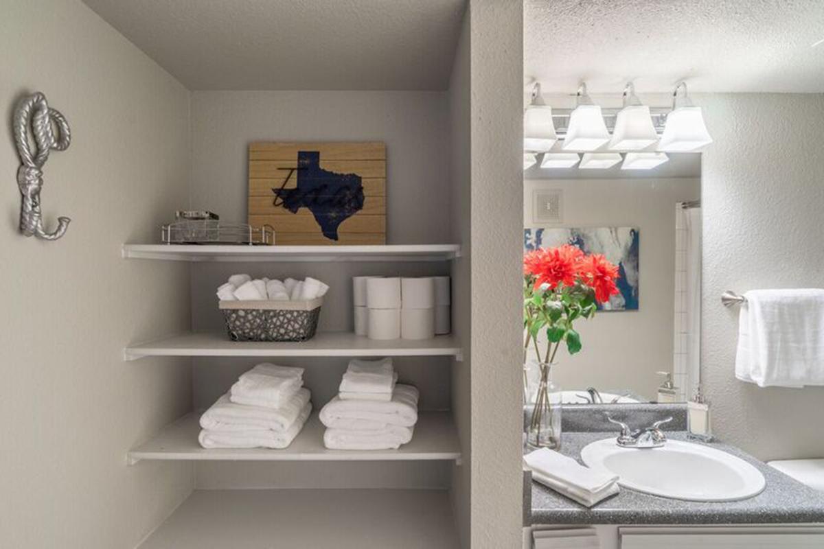 Wendy Rae Walker - 2019-08-13 18-46-35 - bathroom2.jpg