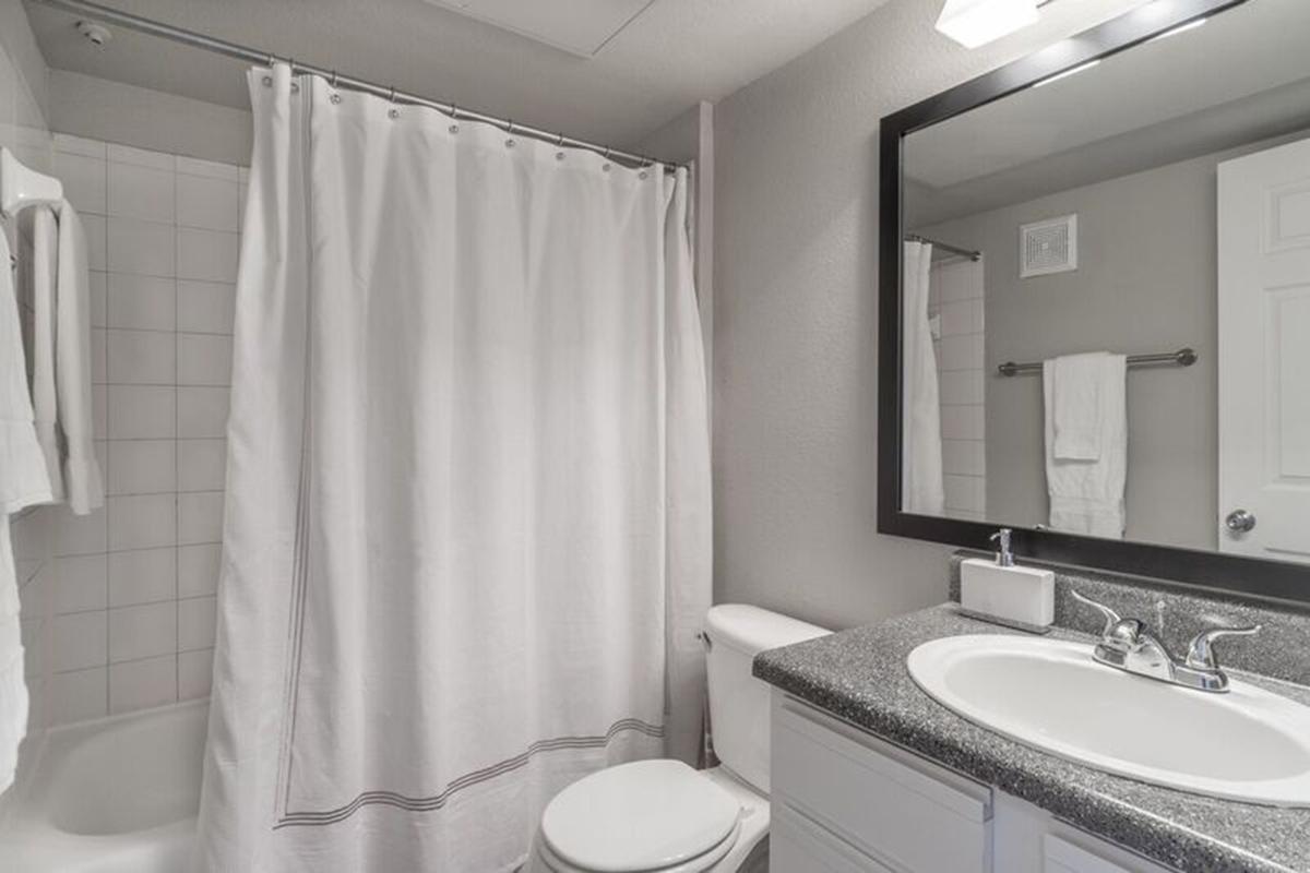 Wendy Rae Walker - 2019-08-13 18-46-48 - bathroom2.jpg