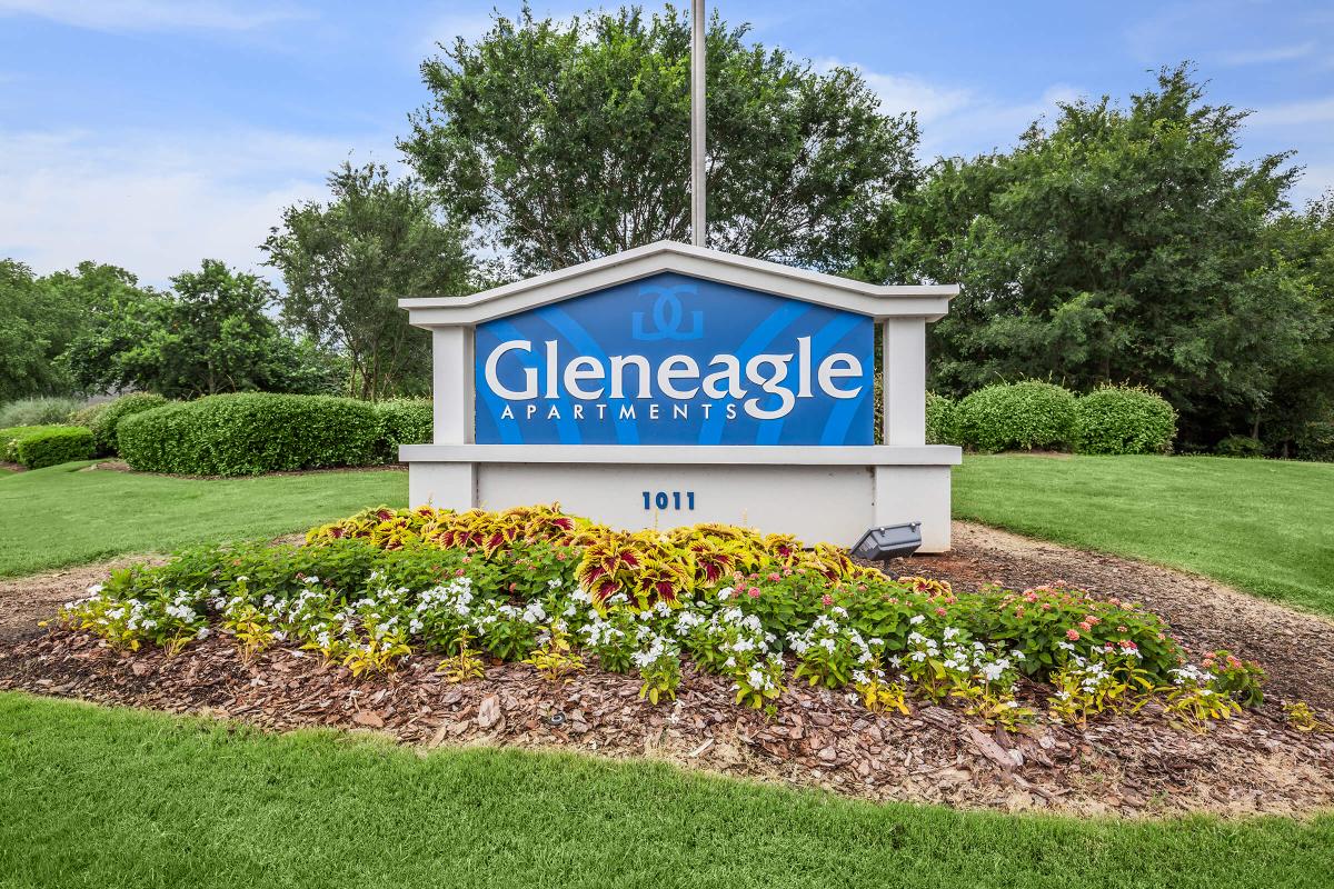 Apartment homes for rent at Gleneagle in Greenville, South Carolina.