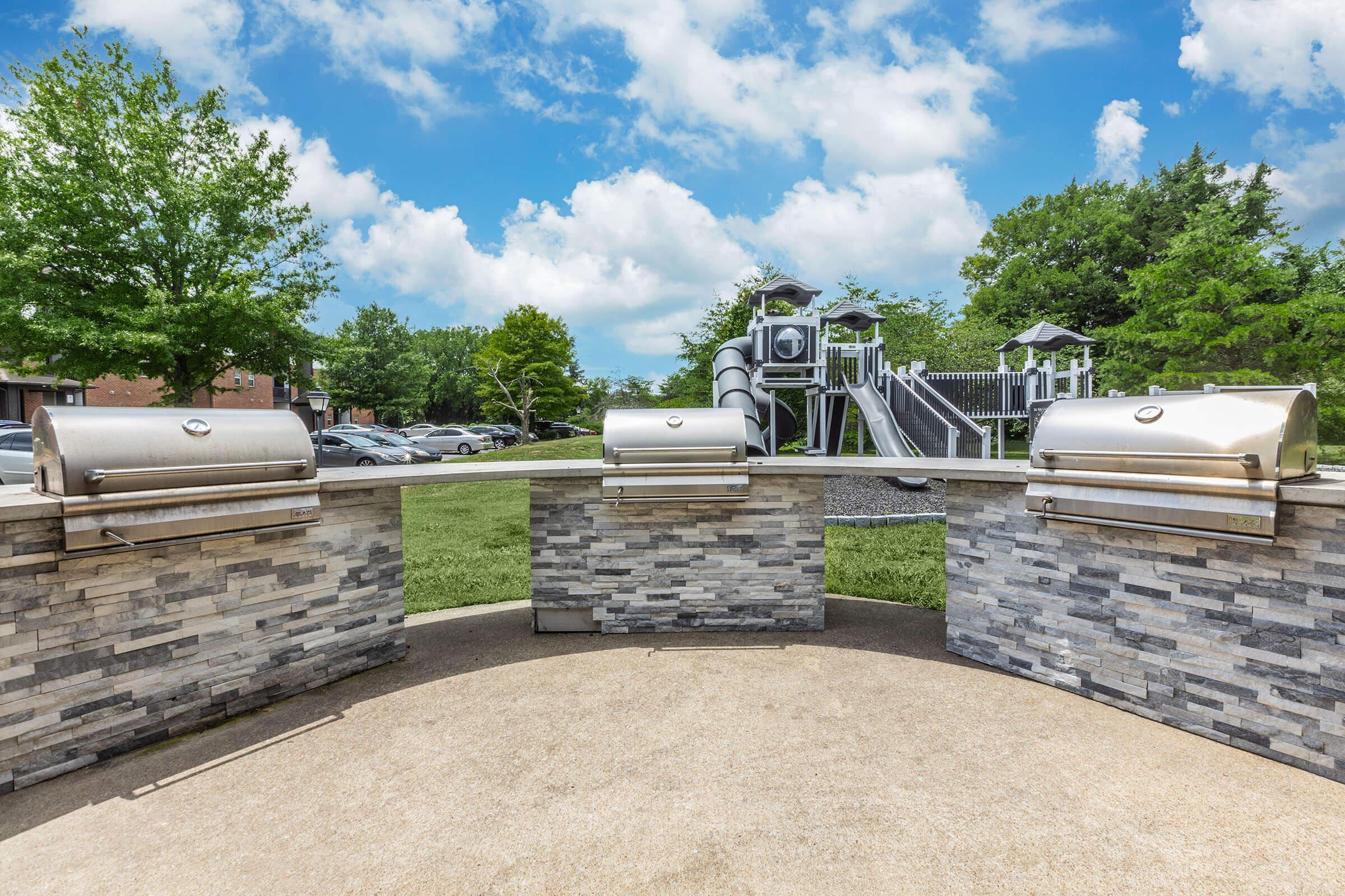 Apartment Community Barbecue Area in Murfreesboro, TN