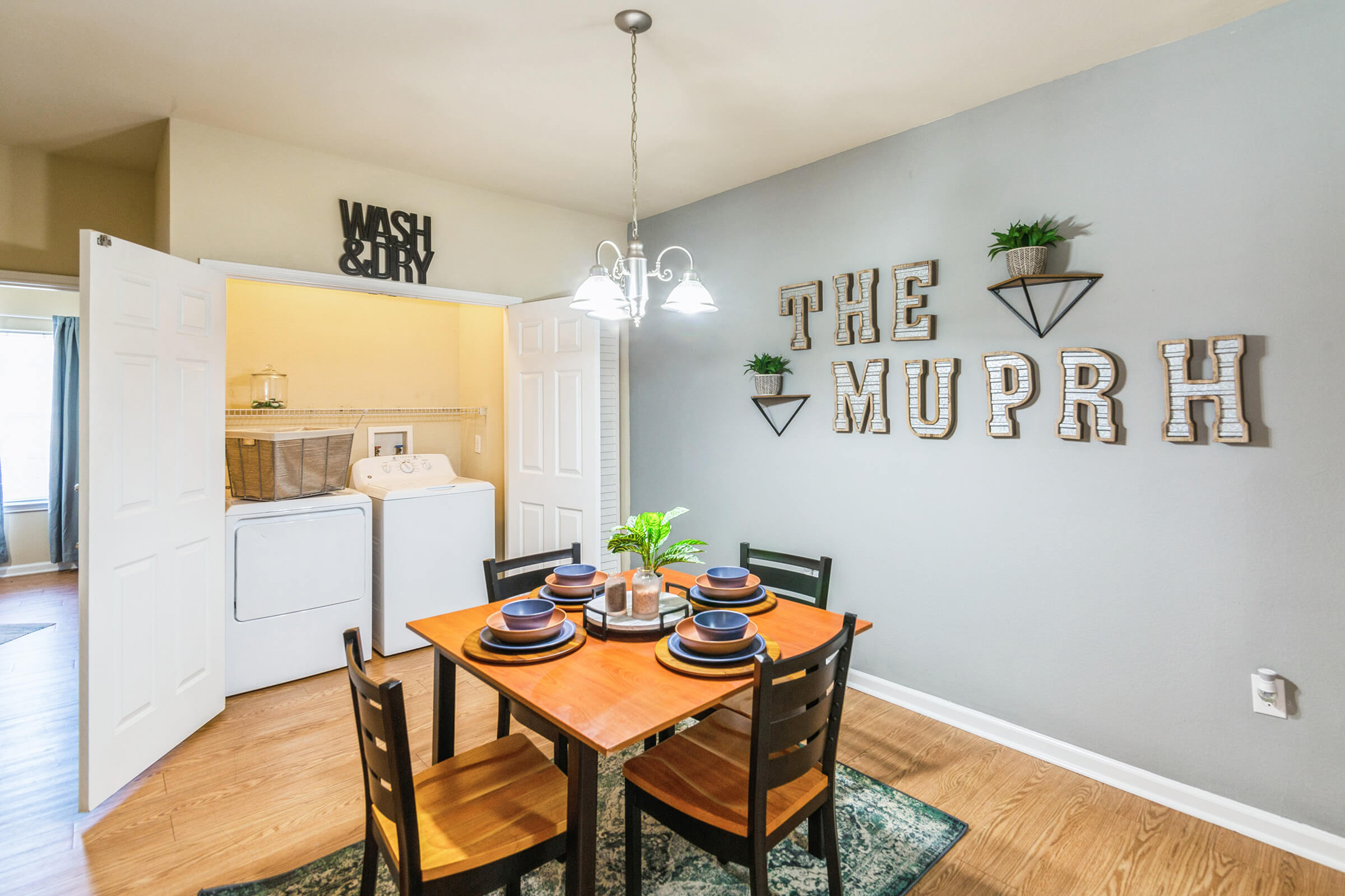 DINE IN STYLE AT THE MURPH