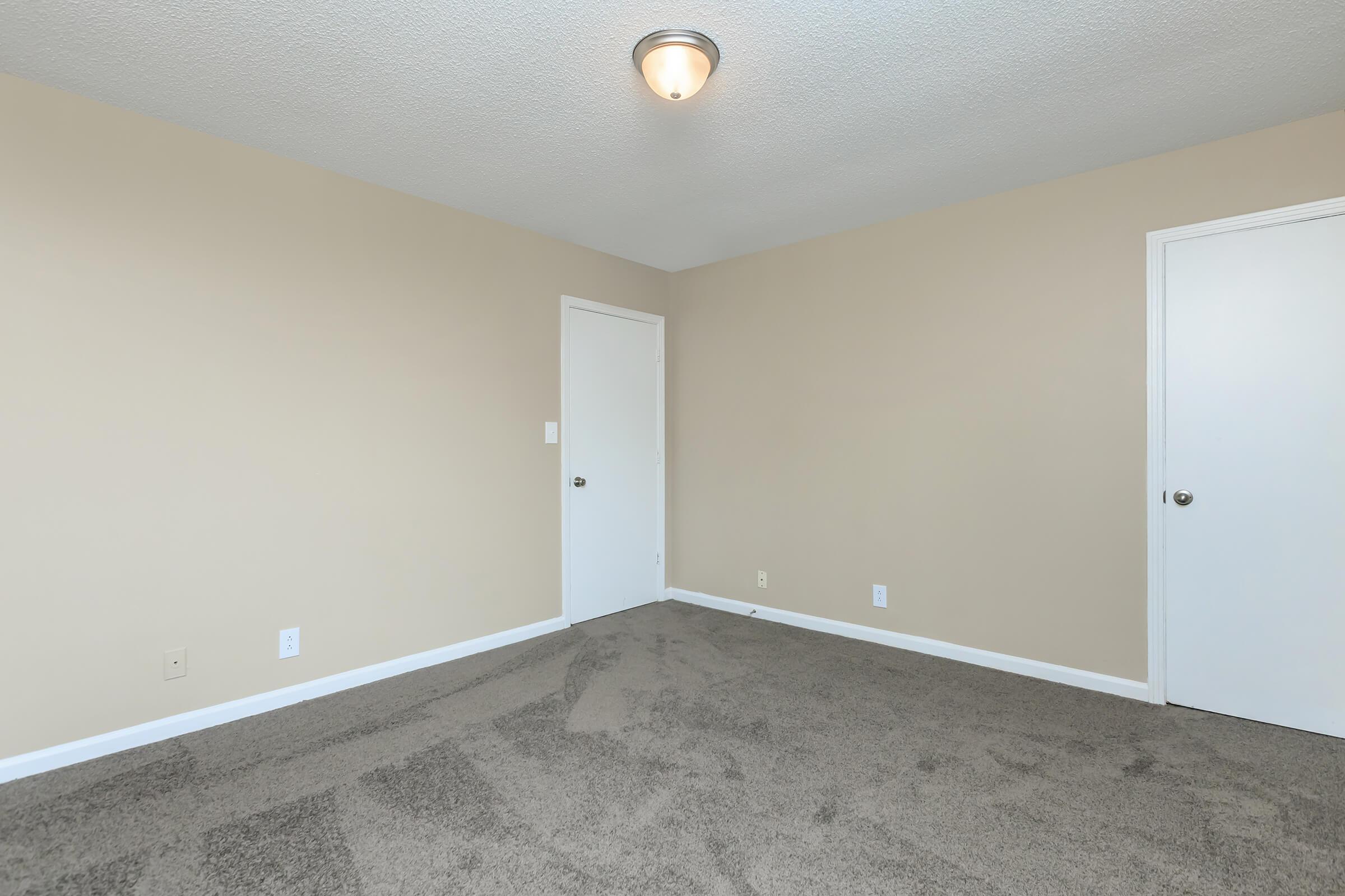 COMFORTABLE BEDROOM