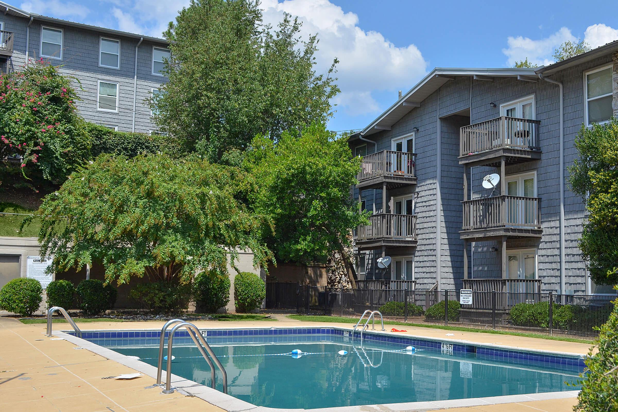 13387_hdp_highpointe_160906_ext_pool1.jpg
