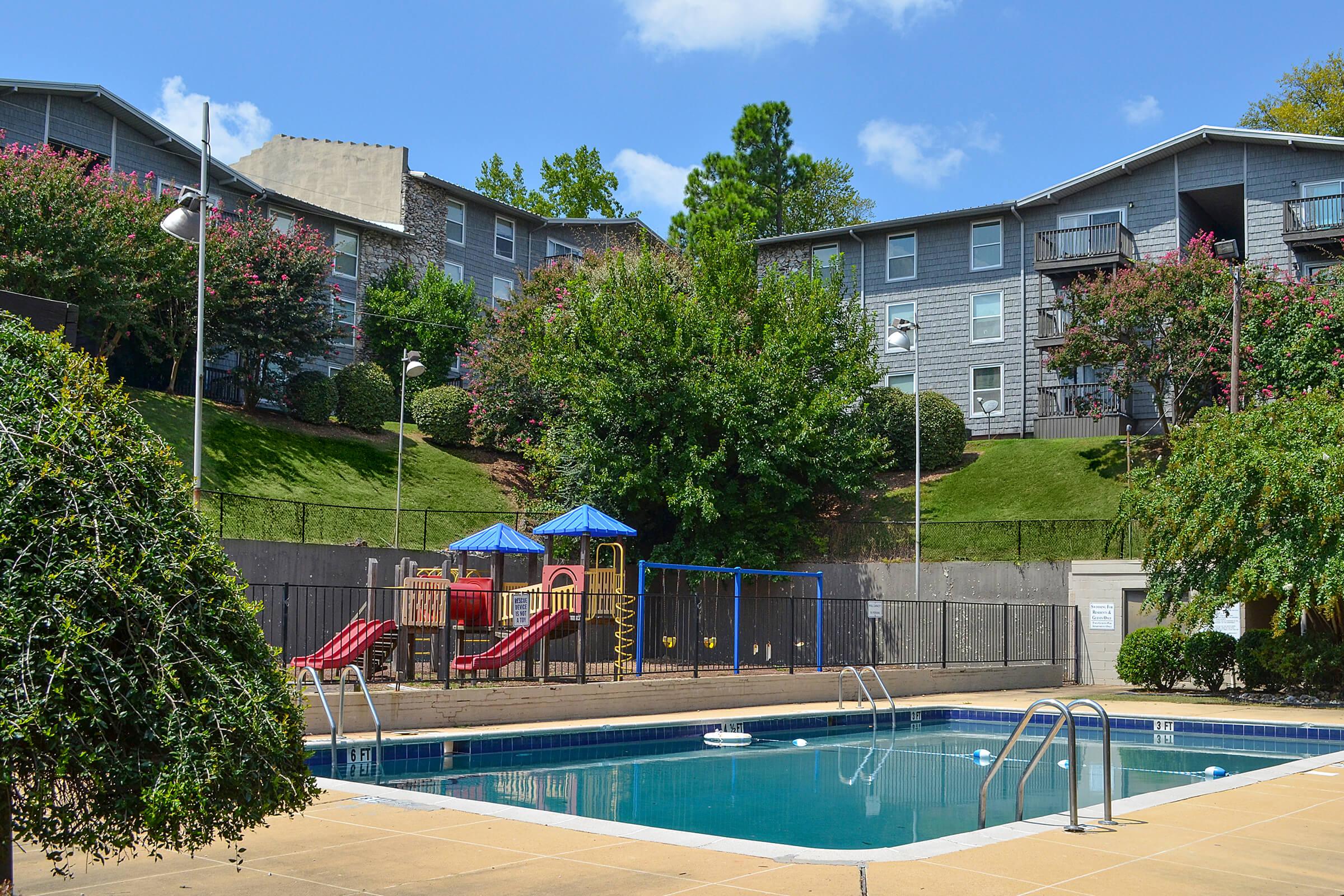 13387_hdp_highpointe_160906_ext_pool2.jpg