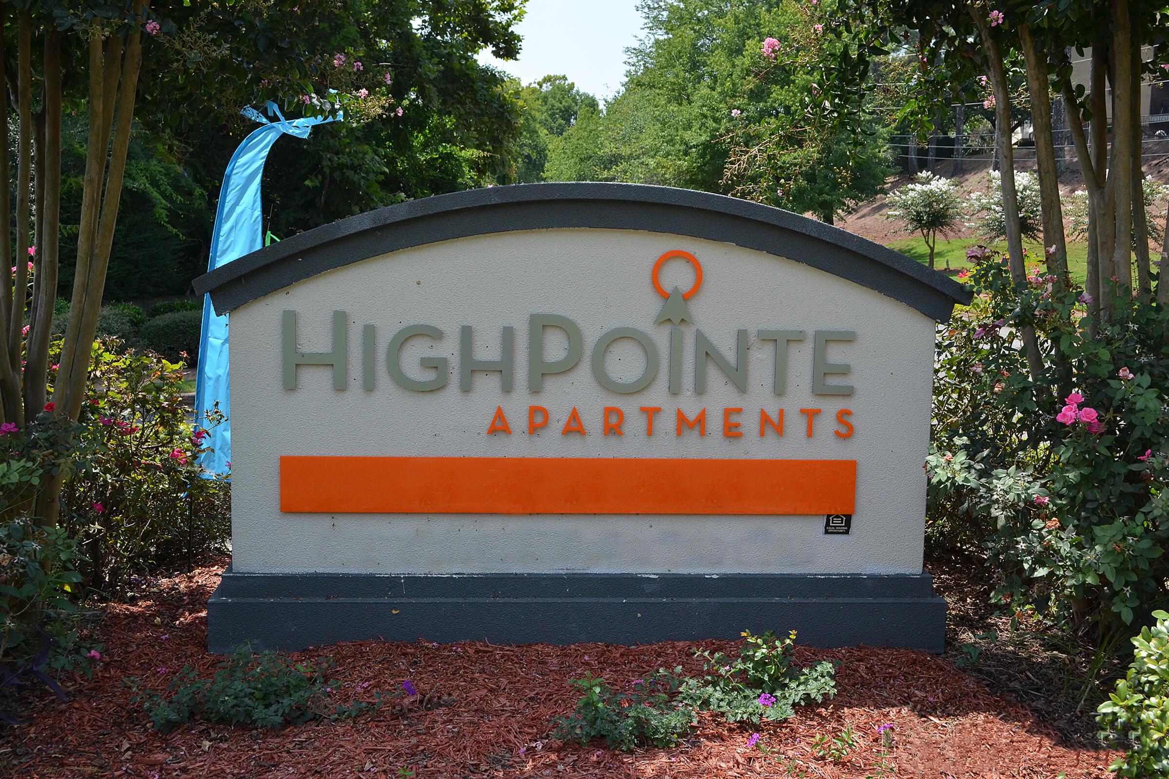 13387_hdp_highpointe_160906_ext_sign1.jpg