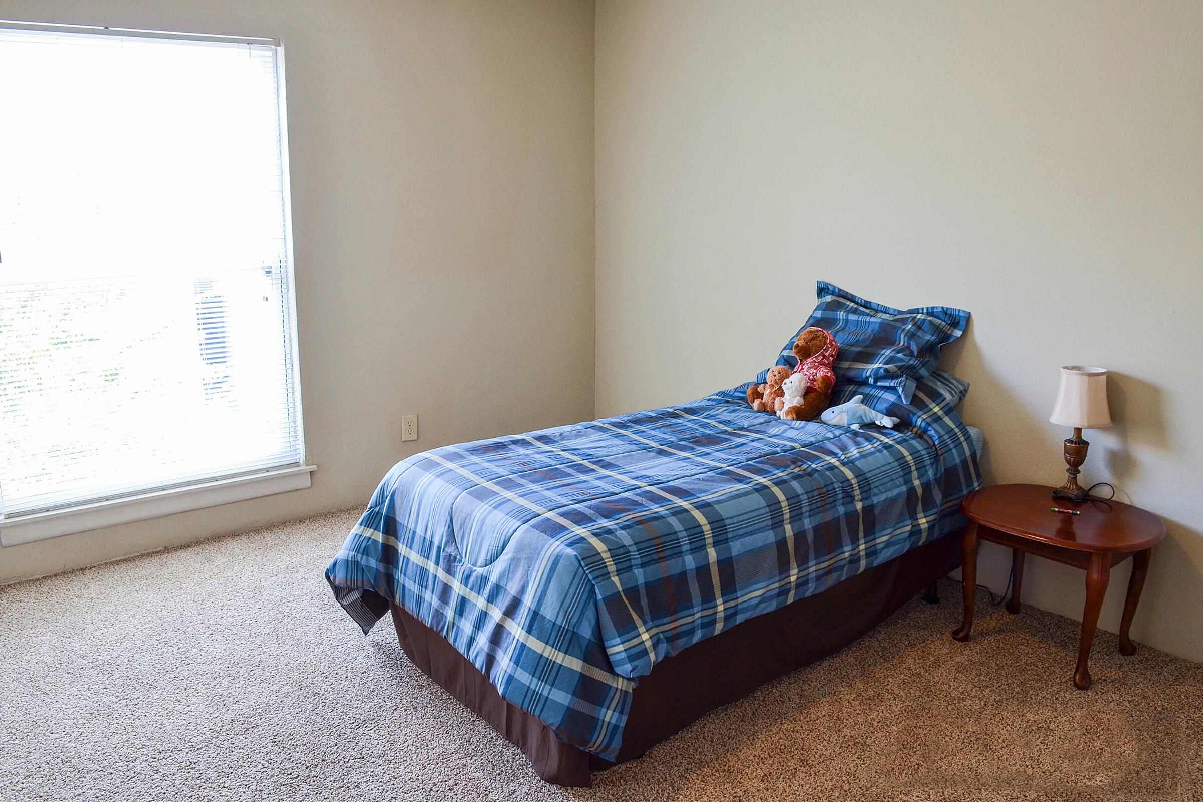 13387_hdp_highpointe_160906_int_flp1_bed1.jpg