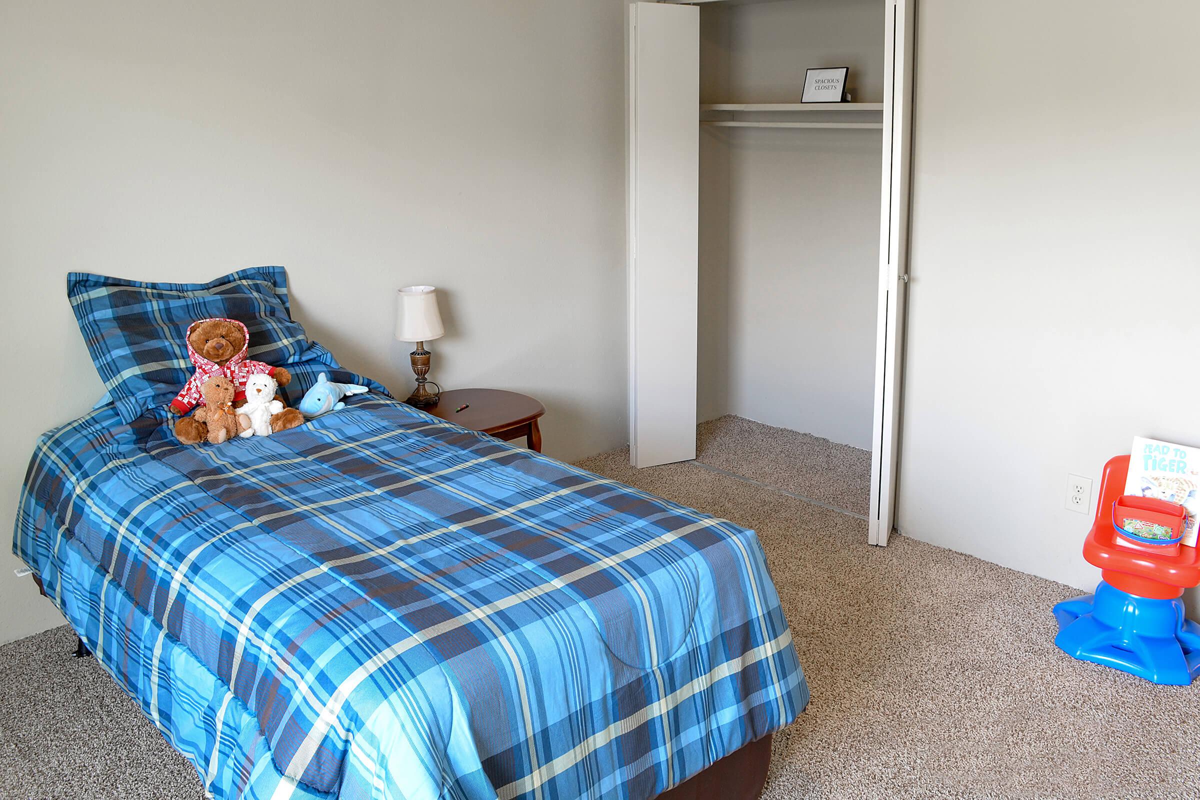 13387_hdp_highpointe_160906_int_flp1_bed2.jpg