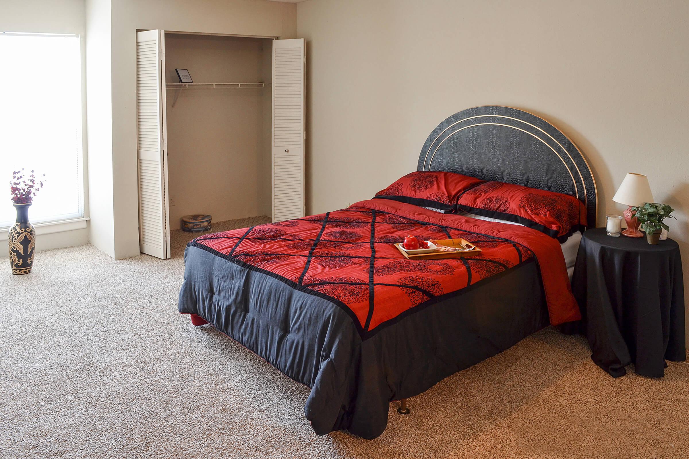 13387_hdp_highpointe_160906_int_flp1_bed3.jpg