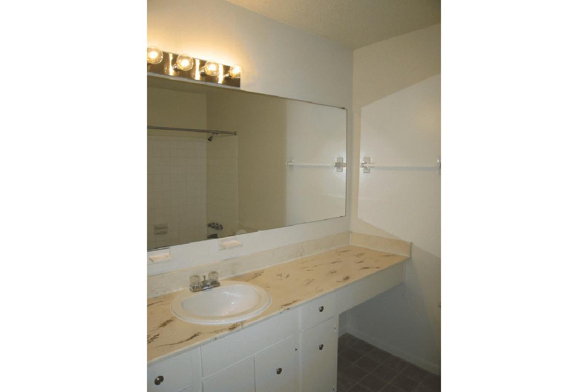 1 bed bath.jpg