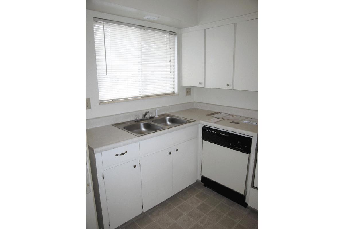 1 bed kitchen.jpg