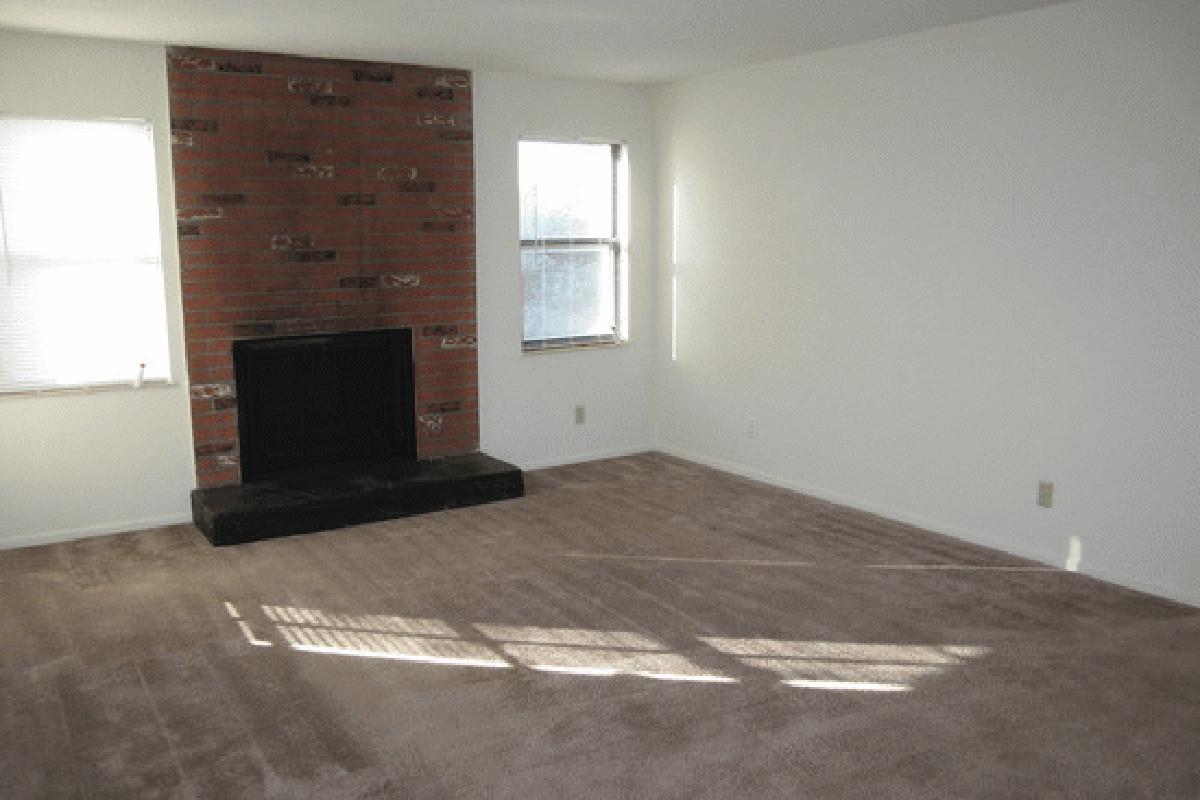 1 bed living room.jpg