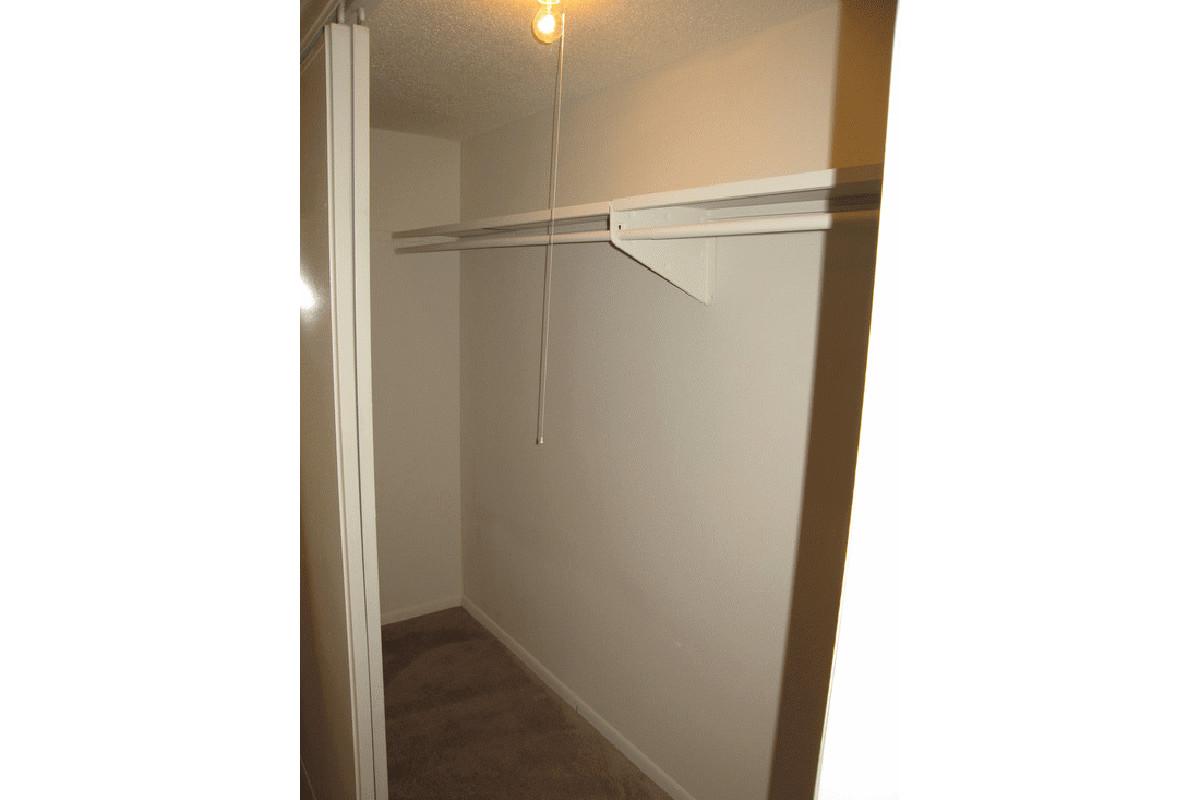 walk in closets.jpg