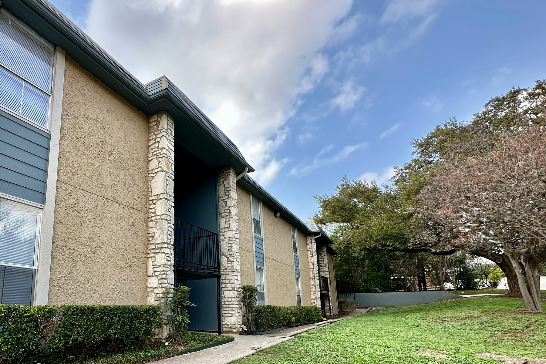 Oak Creek Apartment Living in San Antonio, TX