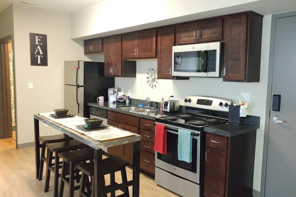 820 Kitchen.jpg