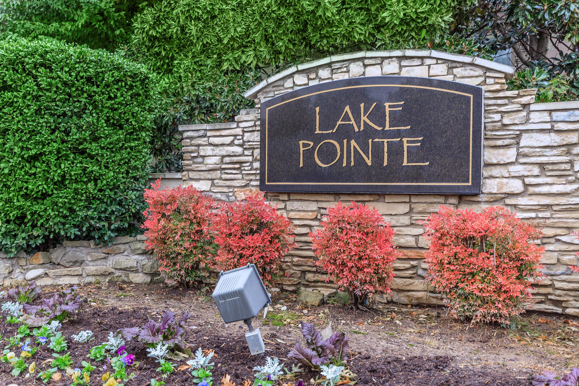 Lake Pointe monument sign