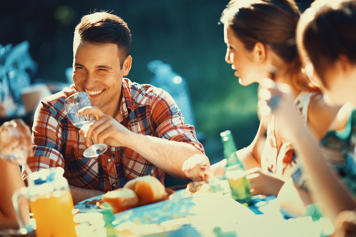 amenities-exterior-friends on patio.jpg