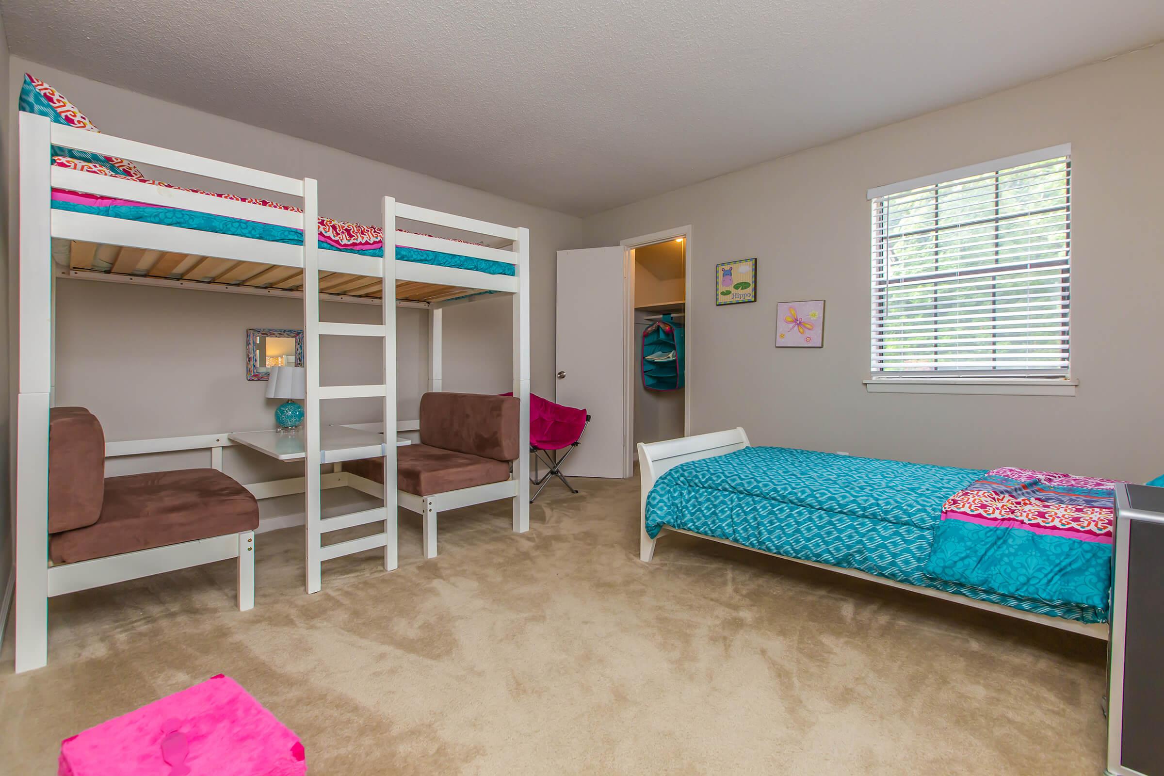 Bedroom - Lakeside Place Apartments - Greenville - South Carolina