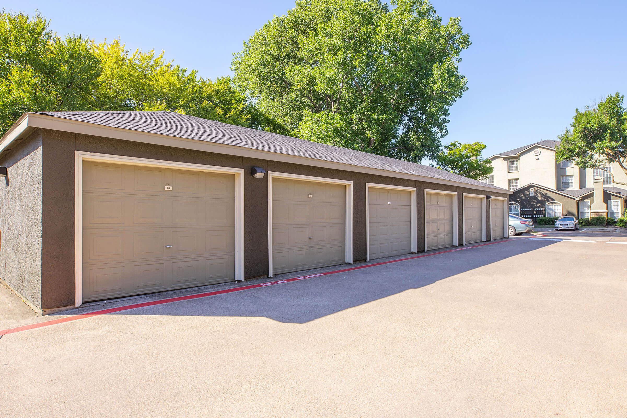 Stone Ridge garages