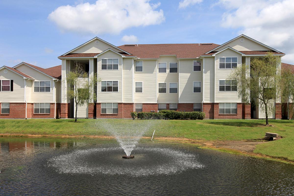 Royal_point_apartments_kingsland_ga