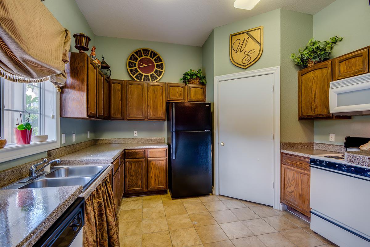 THE CLUBHOUSE KITCHEN IS PERFECT FOR ENTERTAINING
