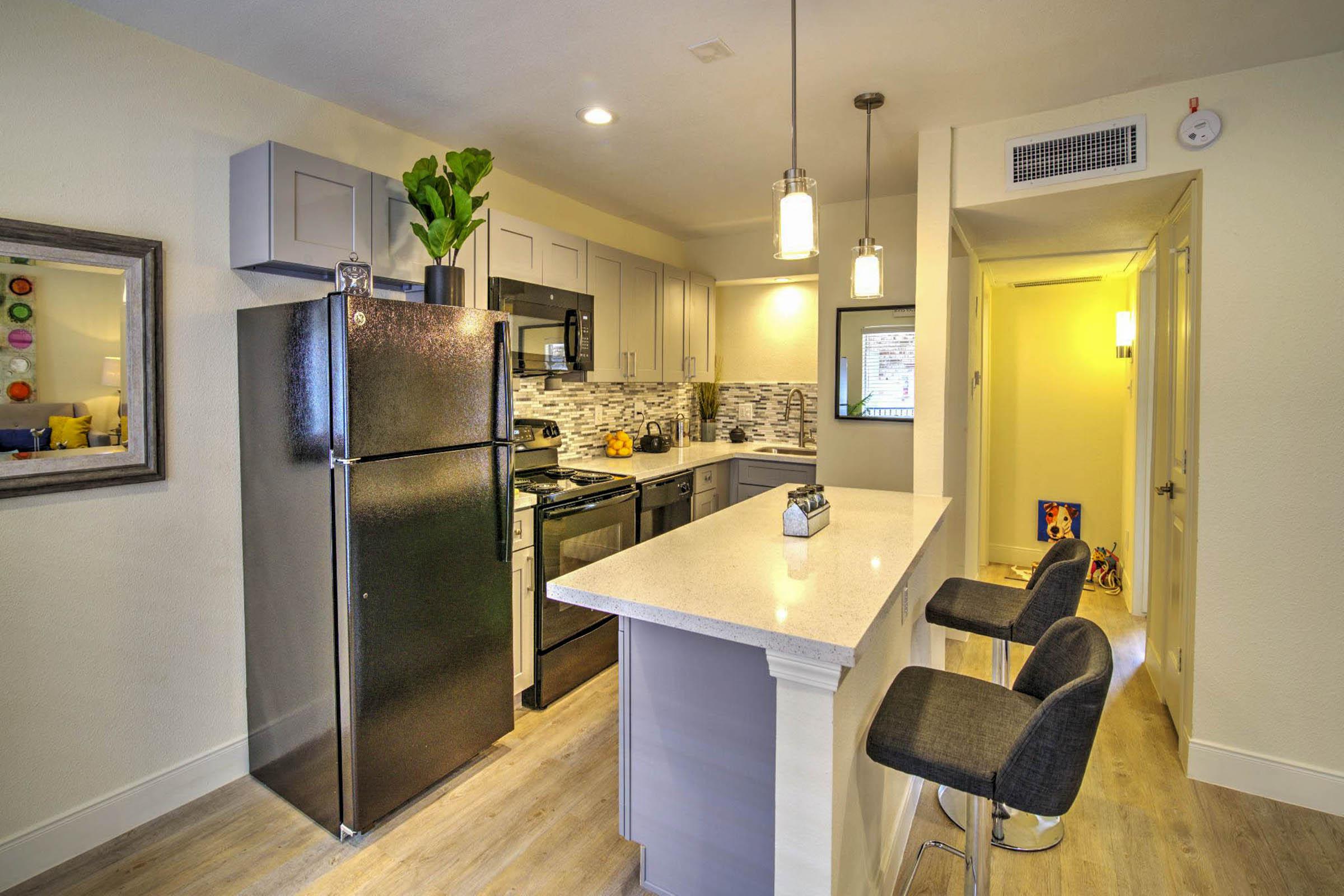  one bedroom granite counter kitchen with island