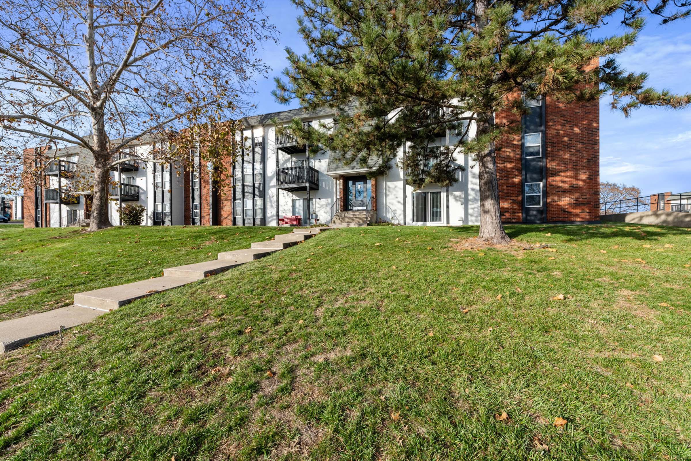 Floor Plans - Oval Spring Apartments - Independence, MO