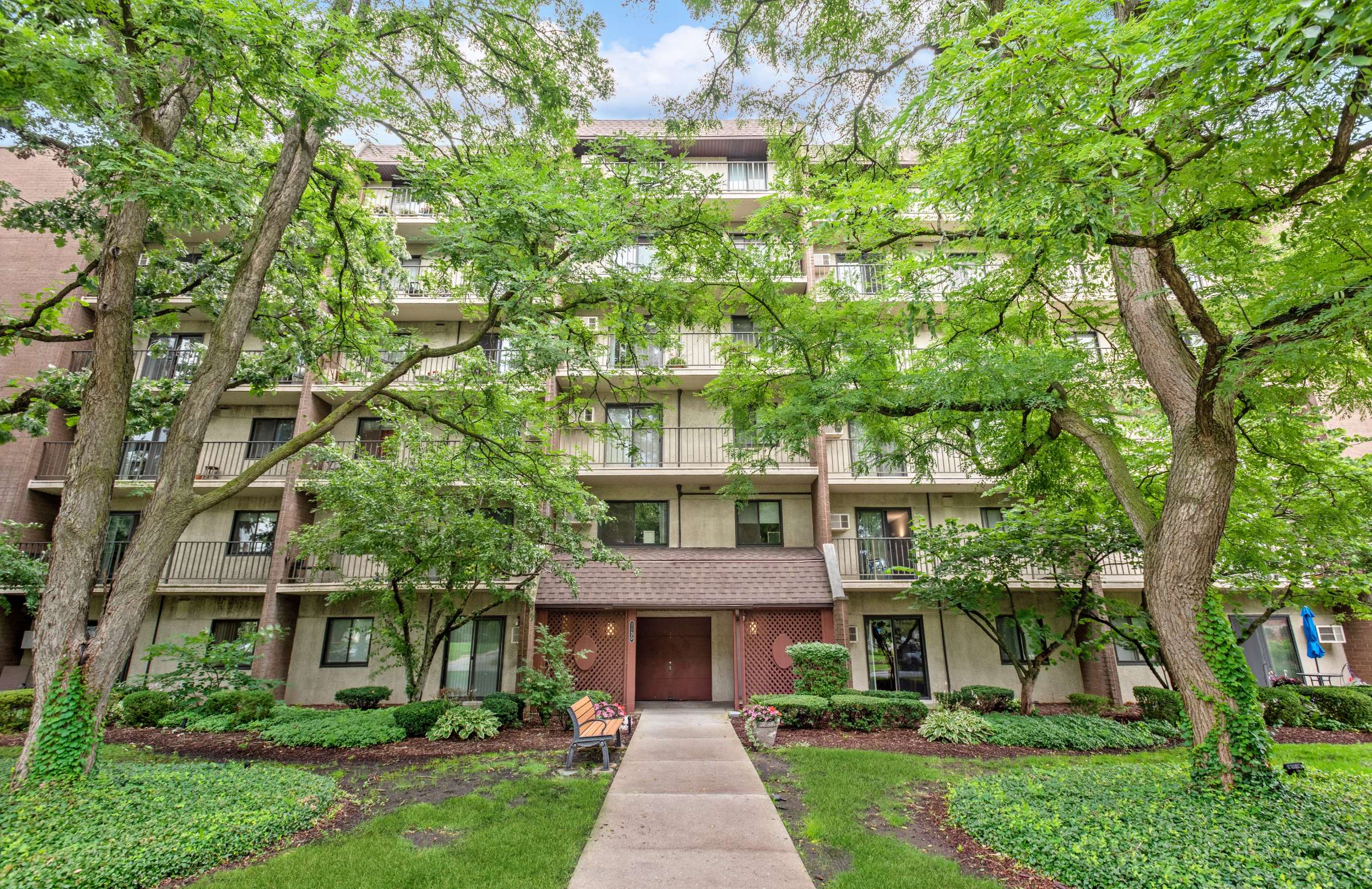 Oak Tree Towers Downers Grove, IL