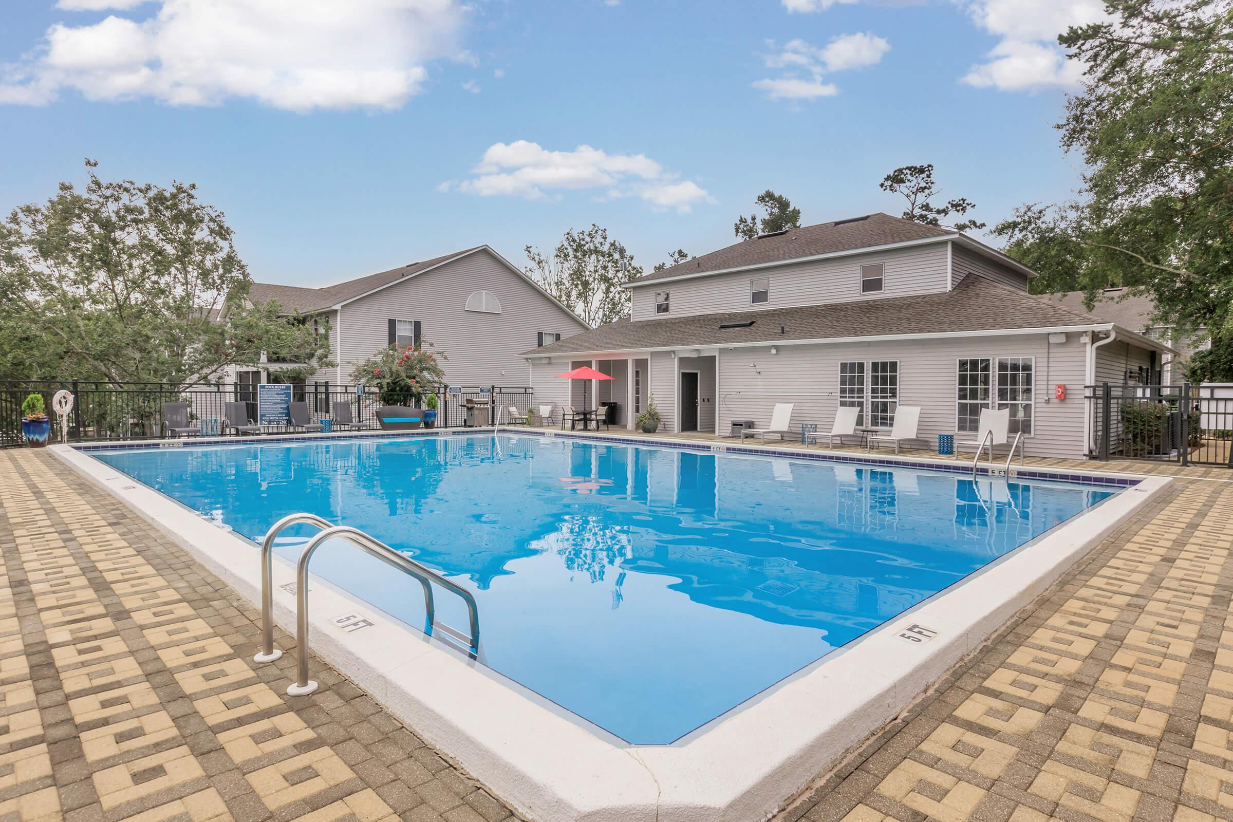 a pool outside of a building