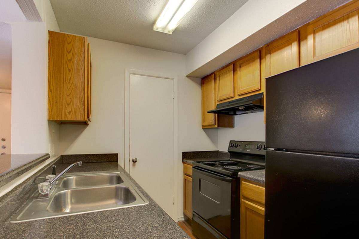 Oakmont Apartments - Amenities