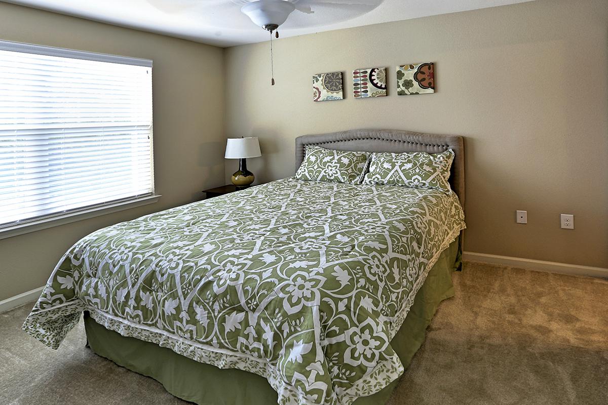 bedroom .jpg