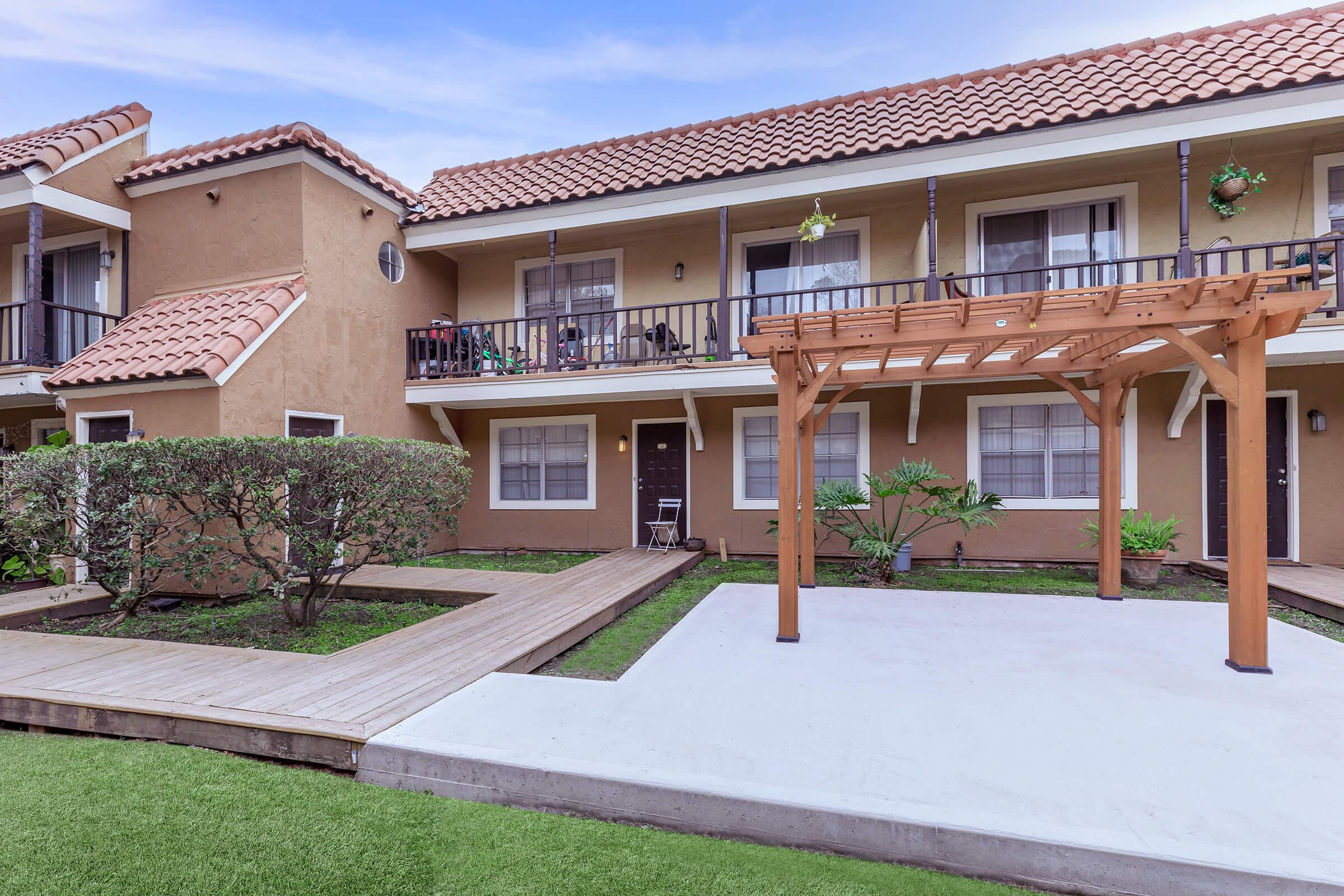 Trafalgar Apartments Photo Gallery