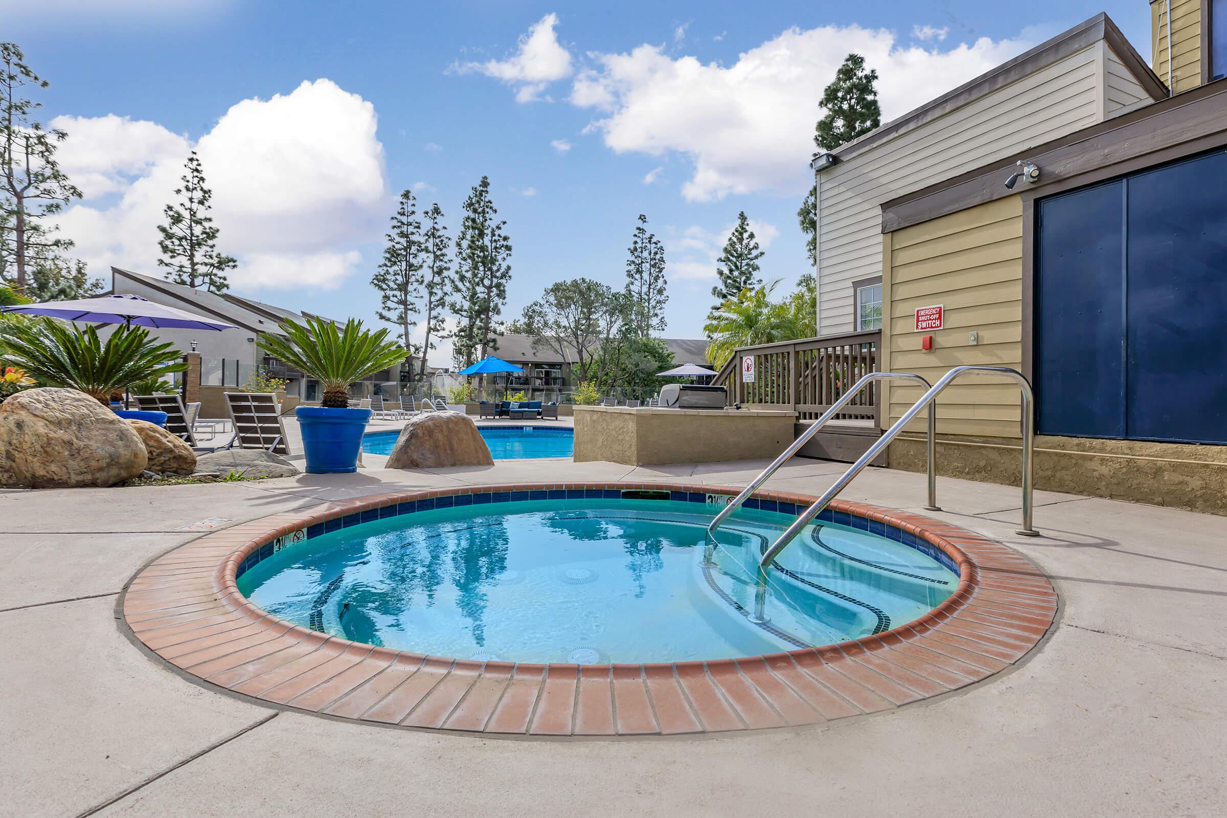 a pool outside of a building