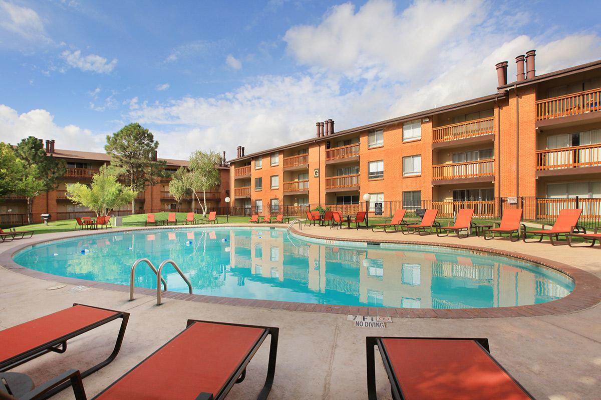 a pool outside of a building