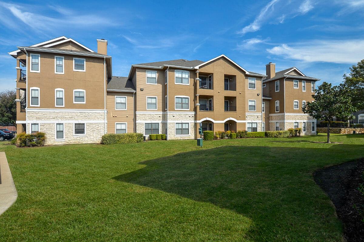 The Vineyards Apartments in Frisco, TX - Exterior 33.jpg