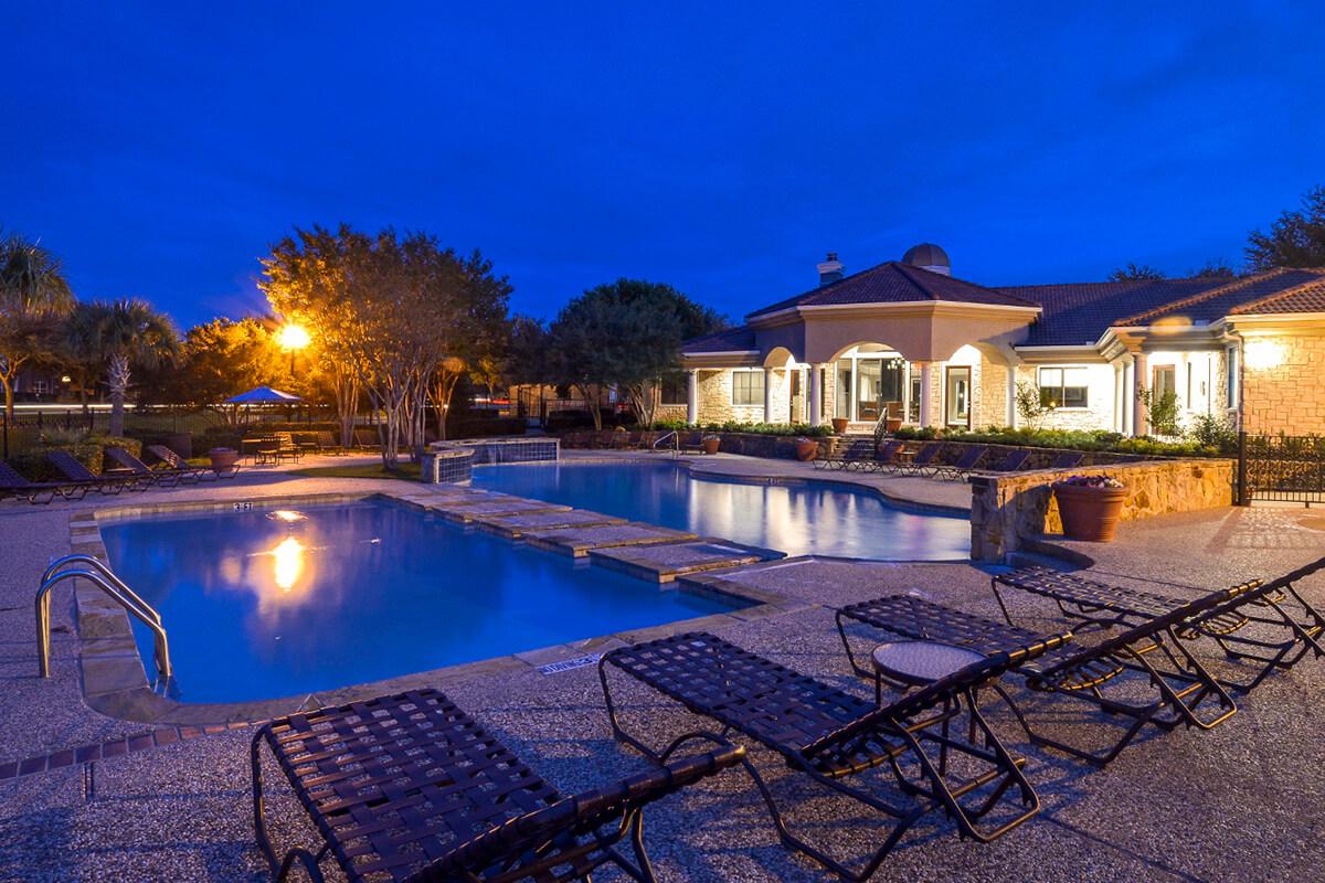 The Vineyards Apartments in Frisco, TX - Swimming Pool 12.jpg