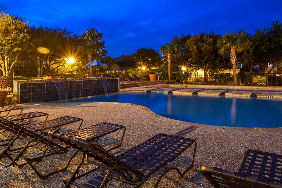The Vineyards Apartments in Frisco, TX - Swimming Pool 15.jpg