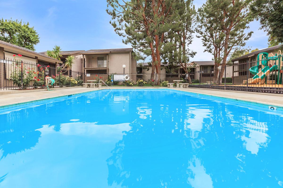 Raintree Apartments Photo Gallery