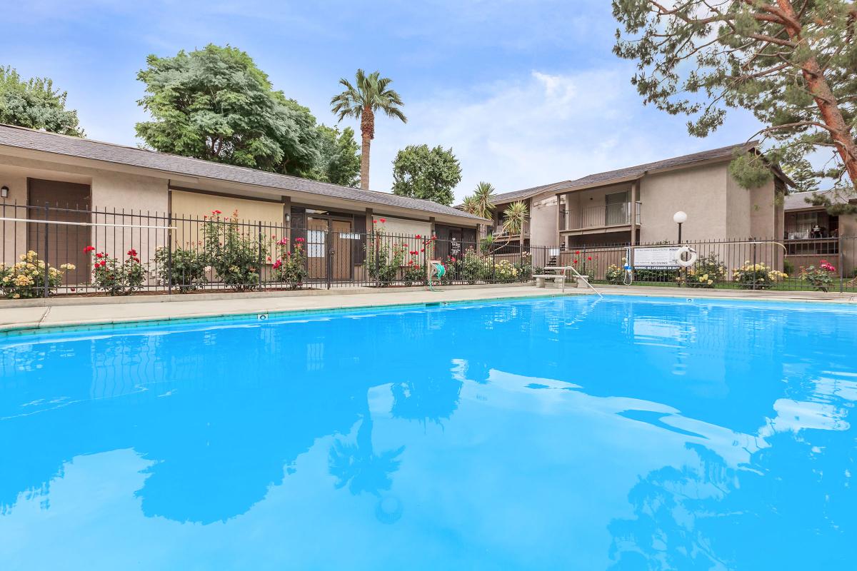 Raintree Apartments Photo Gallery