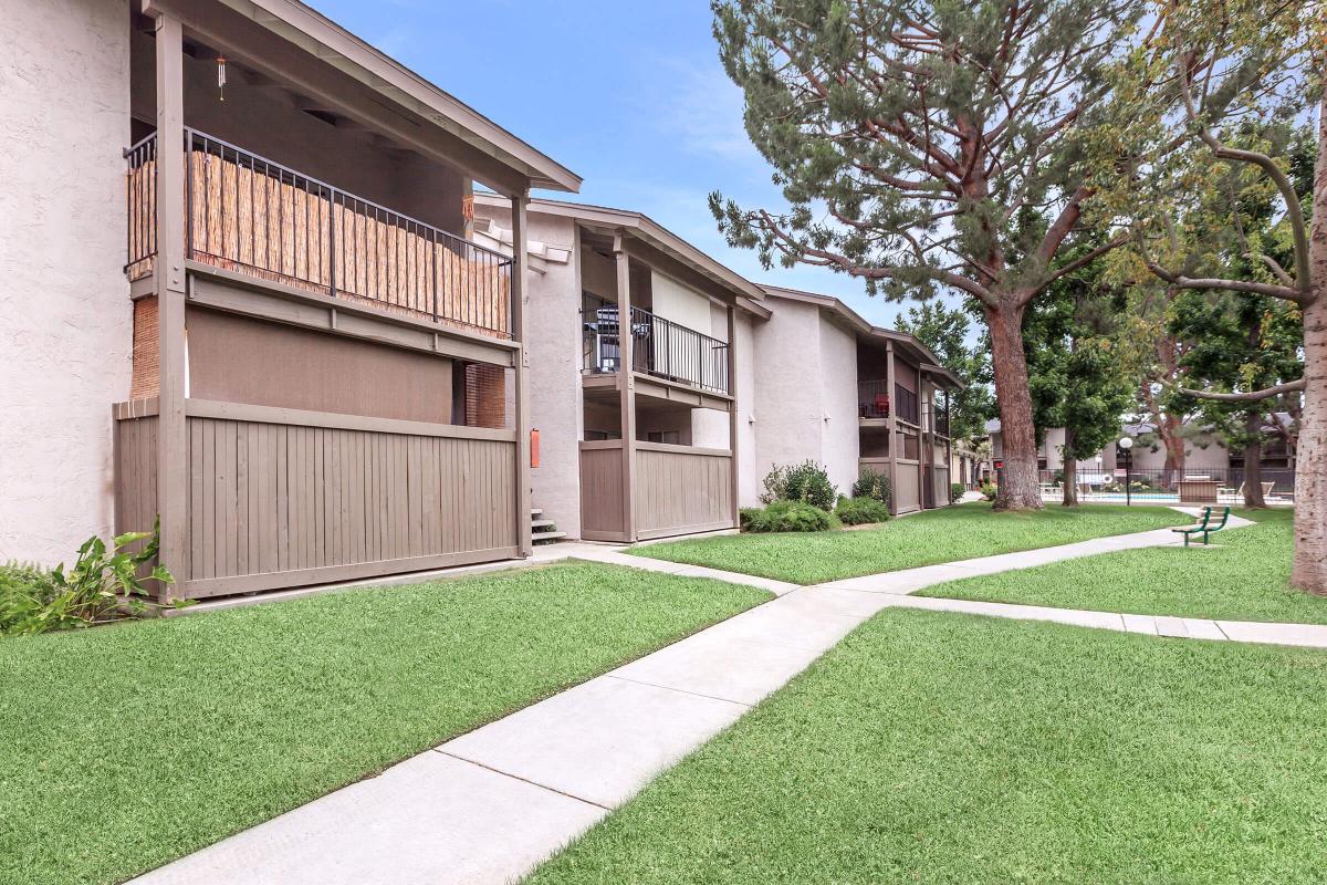 Raintree Apartments Photo Gallery