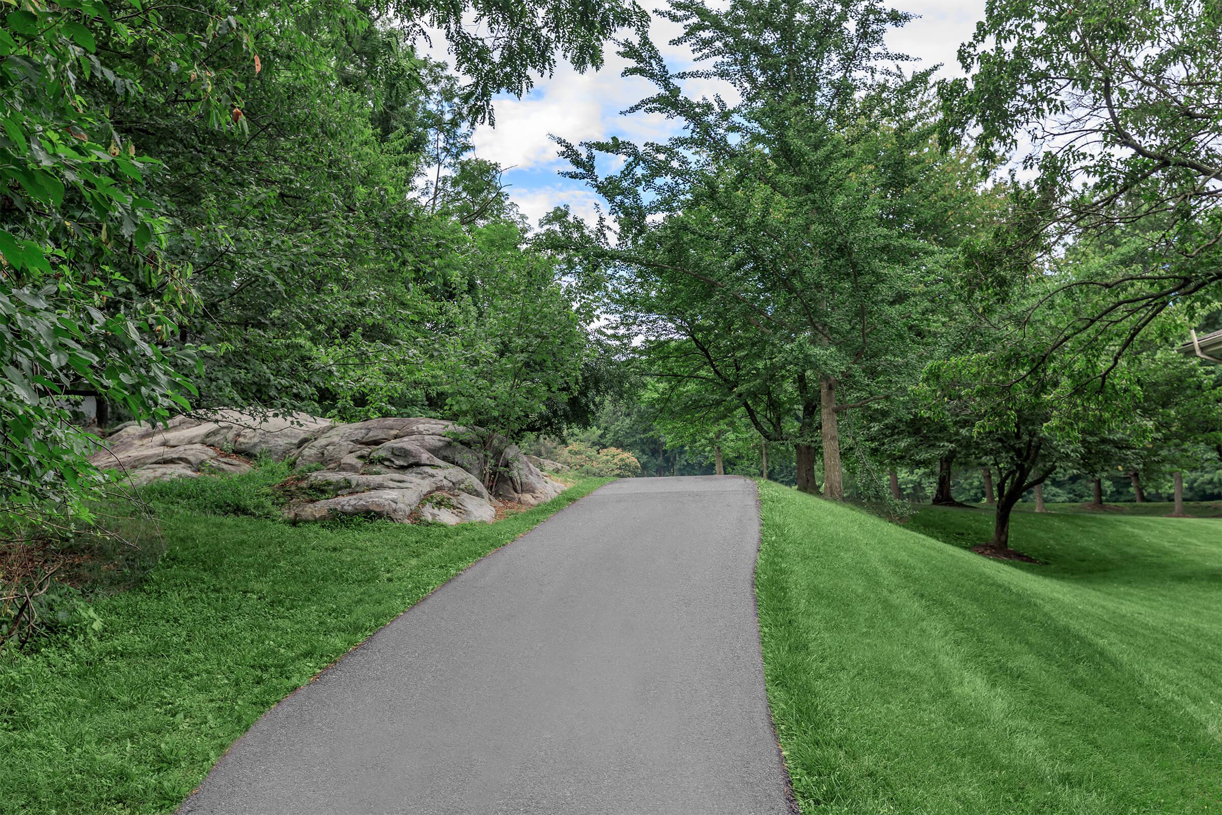 Landscaping at Huntington Square Apartments in Columbia, MD