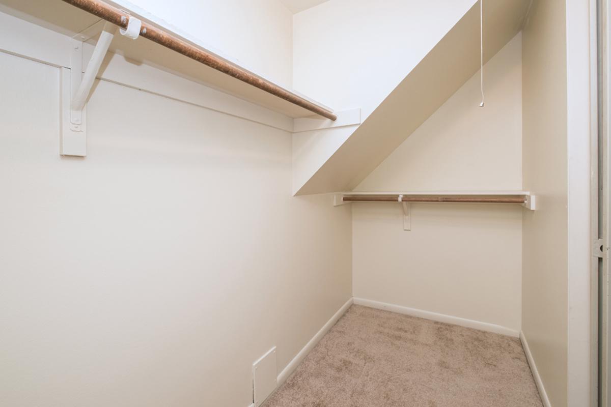 closet 2.jpg