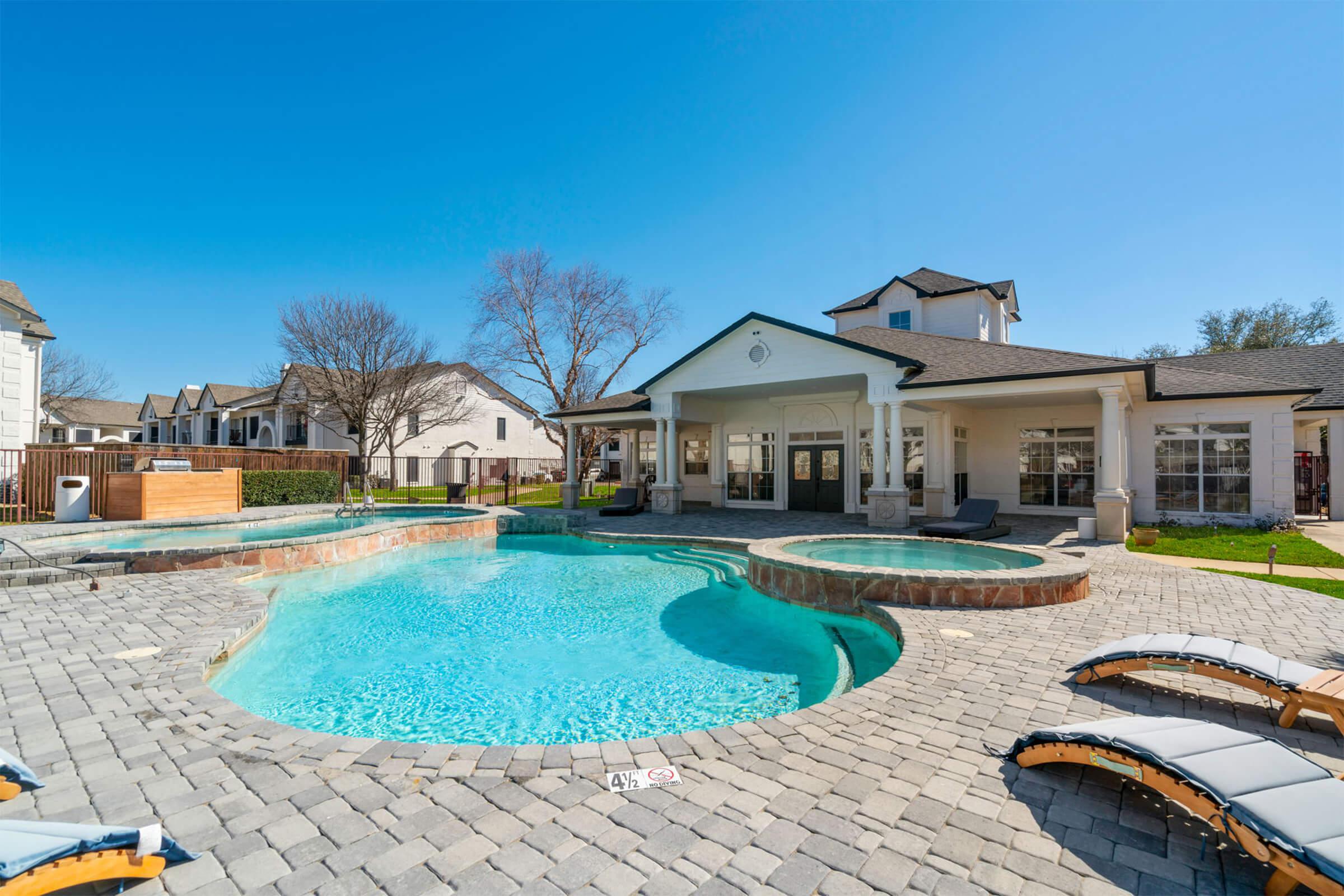 Gallery - Tides on Westchester in Grand Prairie, TX