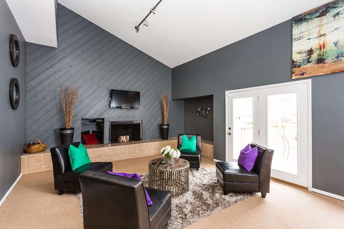 Riverwood Apts-1.jpg